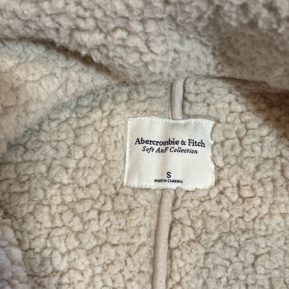 Abercrombie & Fitch Soft Collection Teddy Sherpa Jacket - Picture 6 of 8